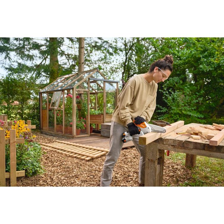 STIHL GTA 30 SET AKKUKÄYTTÖINEN PUU- JA OKSASAHA